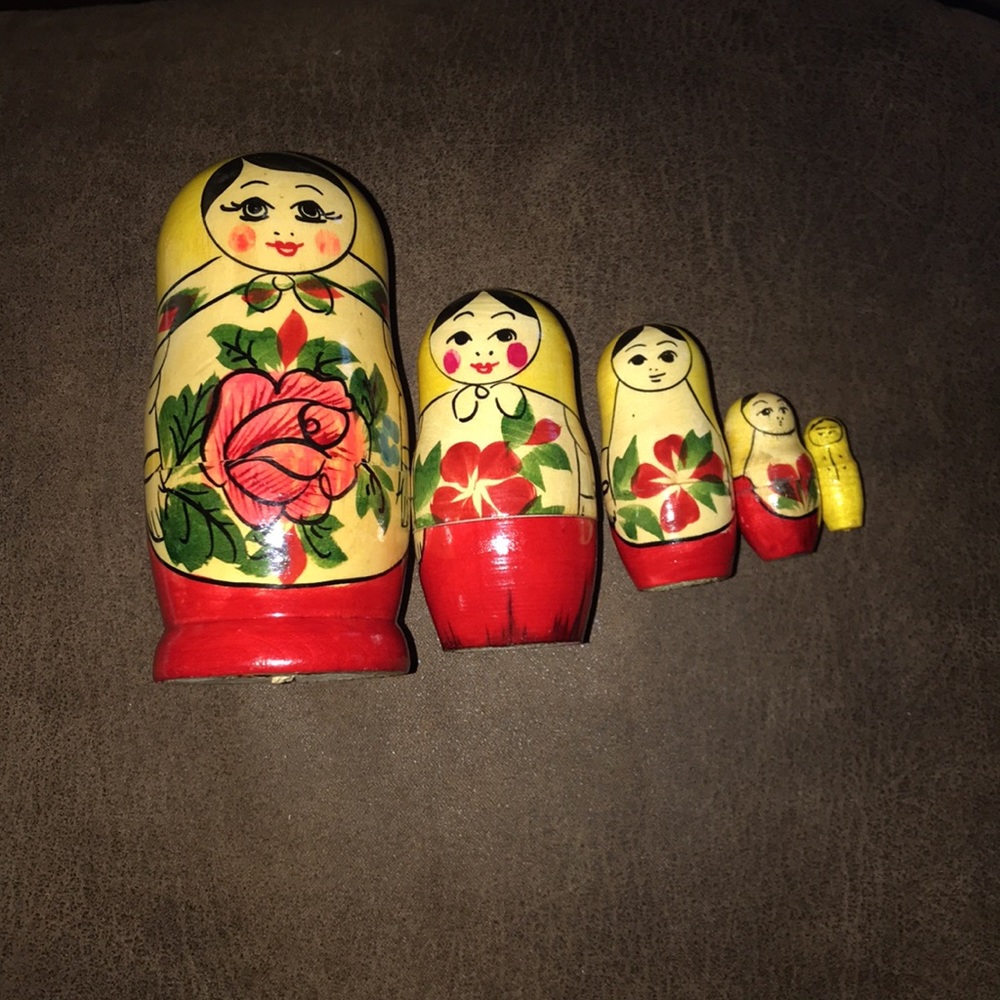 Russian nesting dolls set of 5